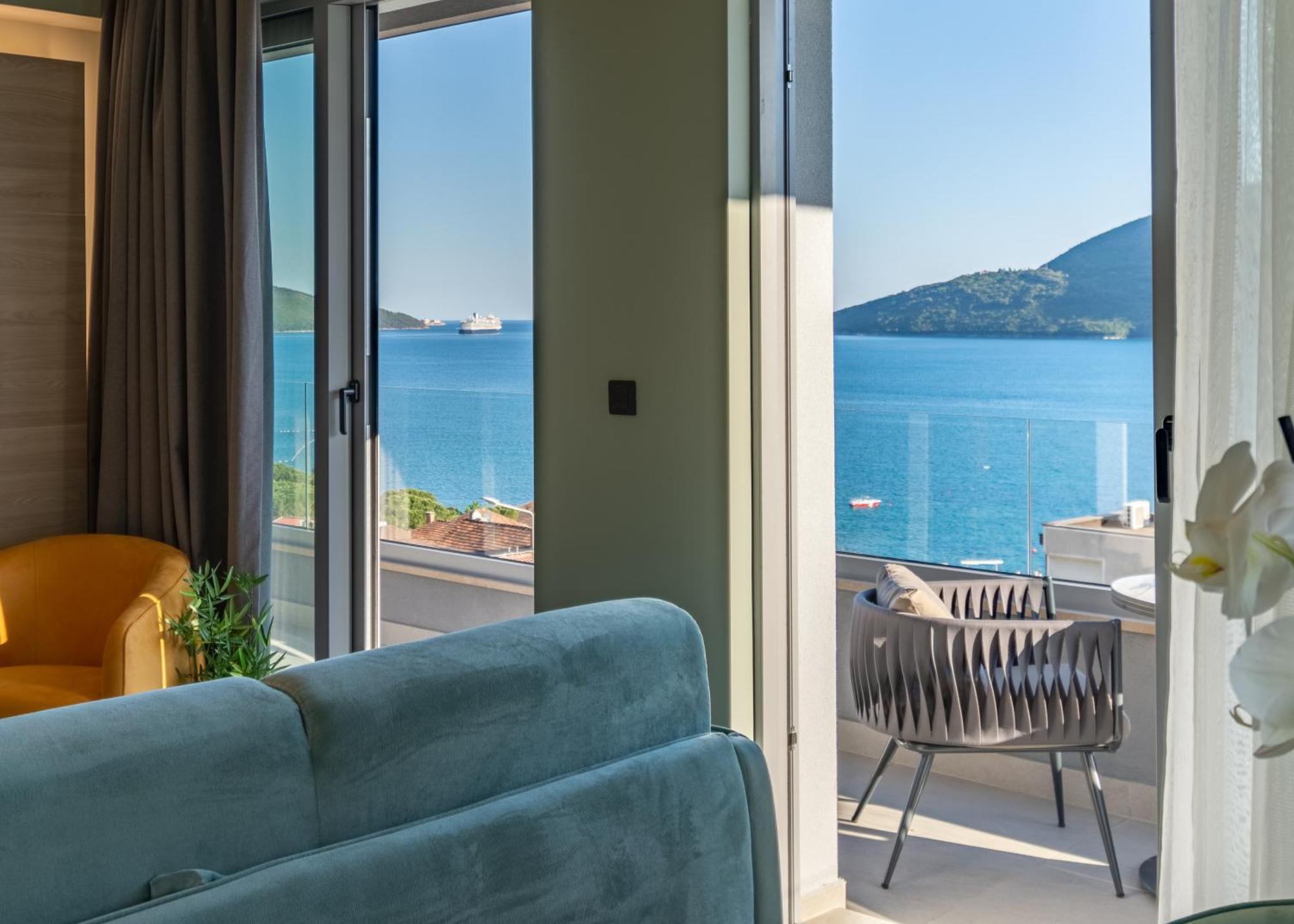 Garni Hotel Kruso Herceg Novi Bagian luar foto