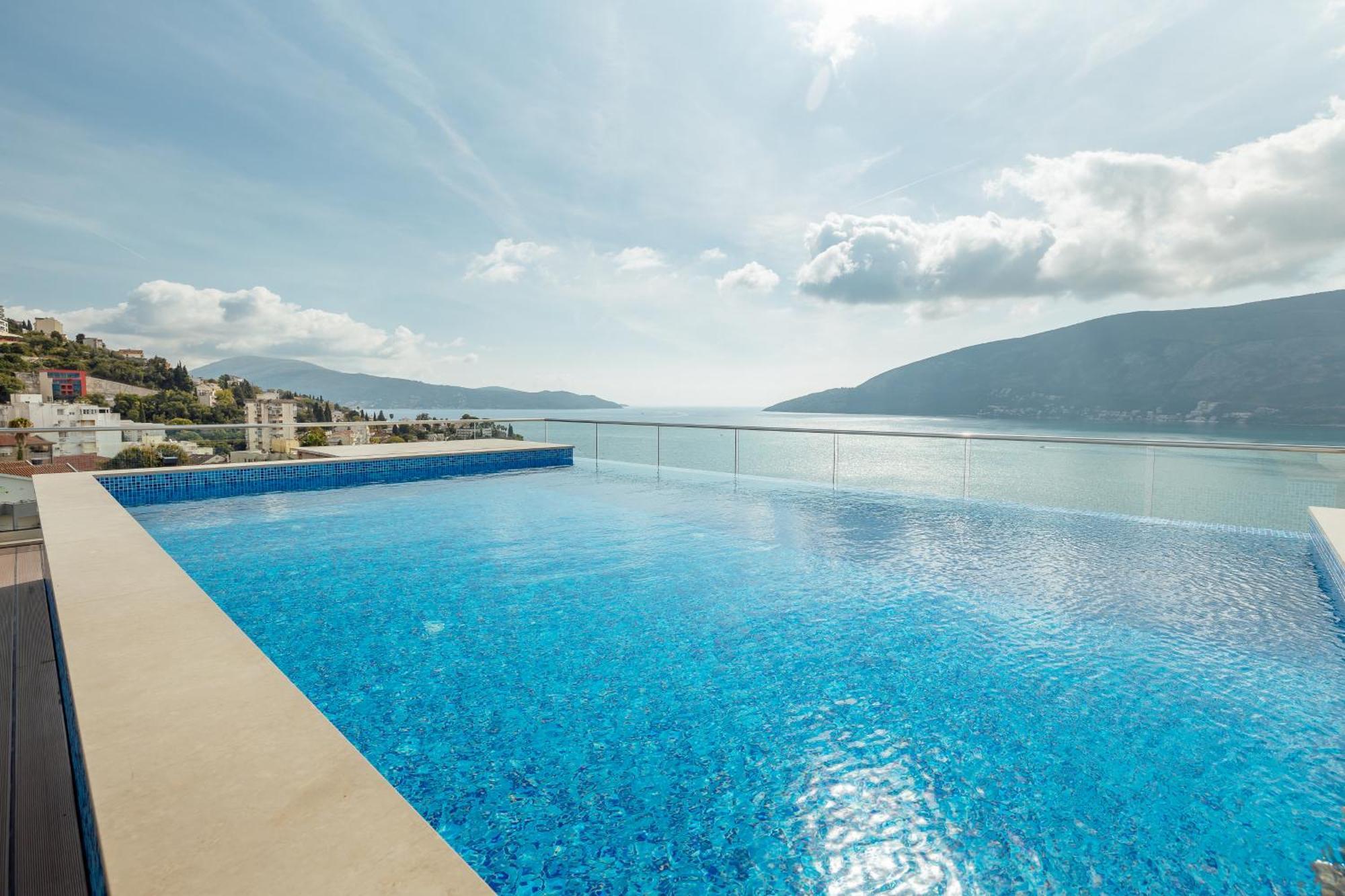 Garni Hotel Kruso Herceg Novi Bagian luar foto